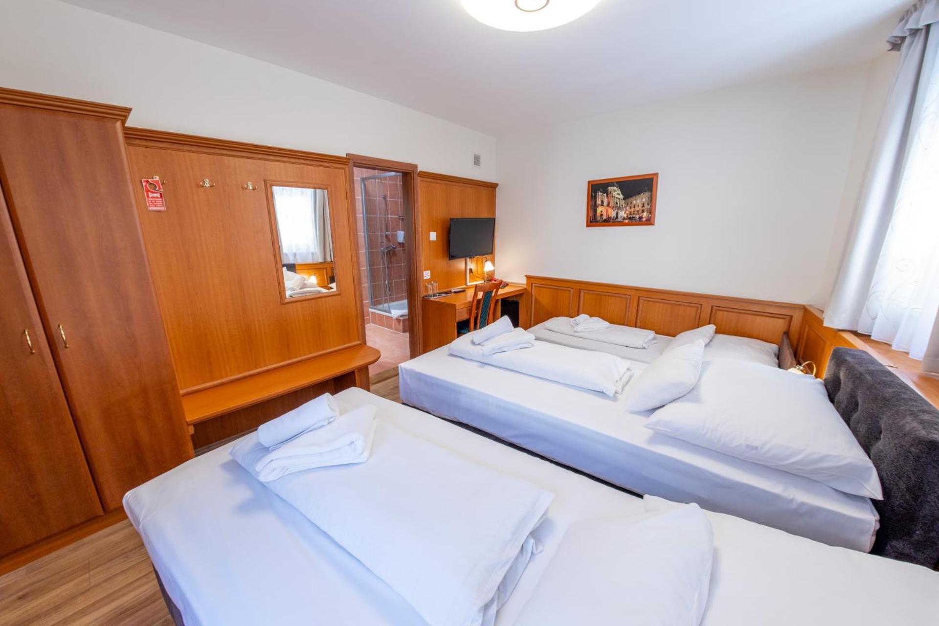 Szinbad Hotel Pécs Zewnętrze zdjęcie