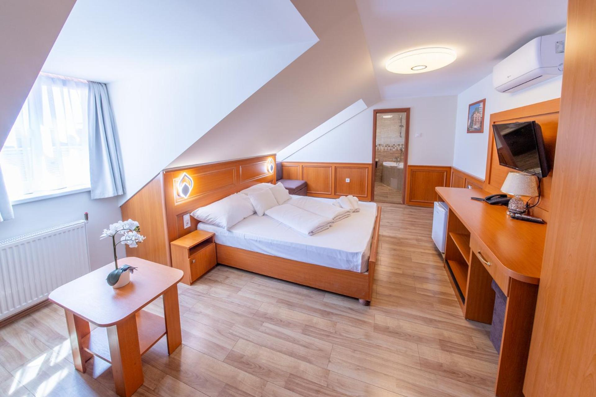 Szinbad Hotel Pécs Zewnętrze zdjęcie